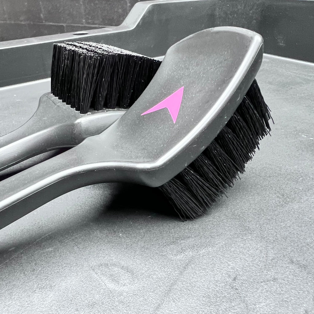 TIRE & CARPET SCRUB BRUSH - BRUSHES - D-Tail Lab